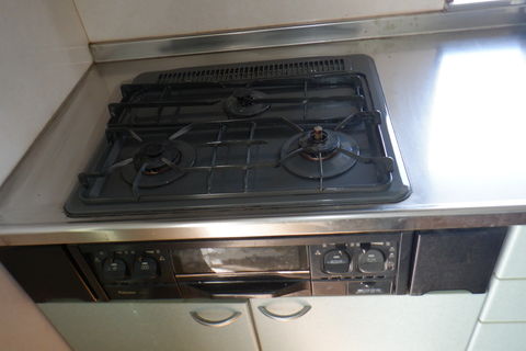 既存のガスコンロです
